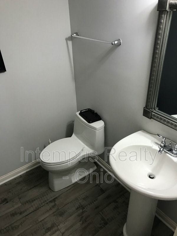 Building Photo - 5081 Dinard Way