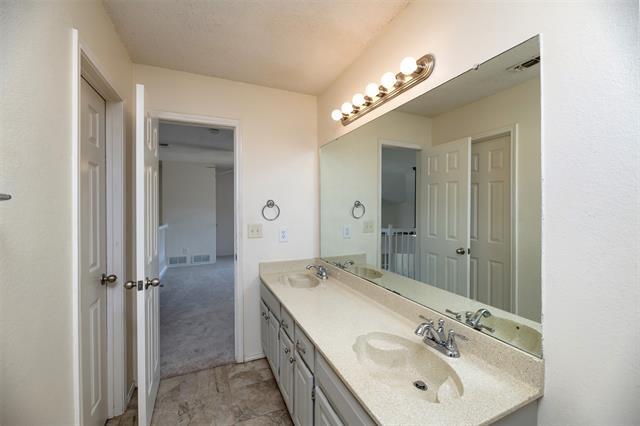 Building Photo - 1410 Brookside Dr