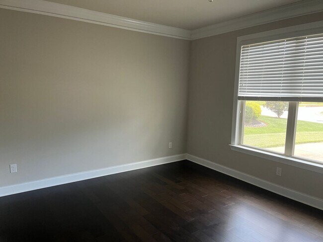 Building Photo - Must See! Beautiful 5/5 Home in Simpsonville!