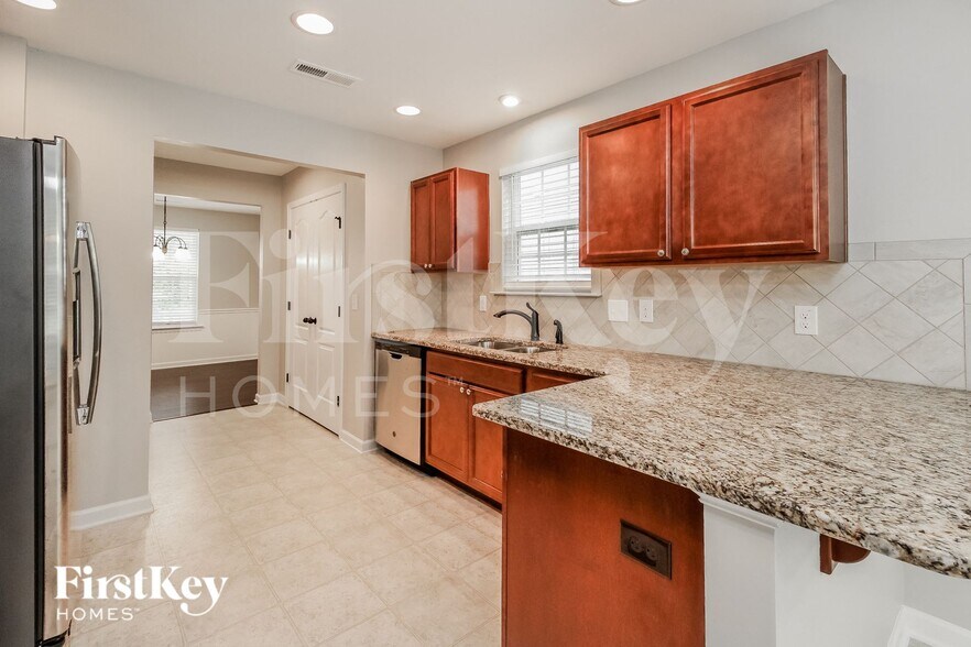 Building Photo - 5445 Misty Hill Cir