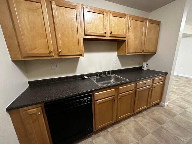 Building Photo - 100 Sentinel Court