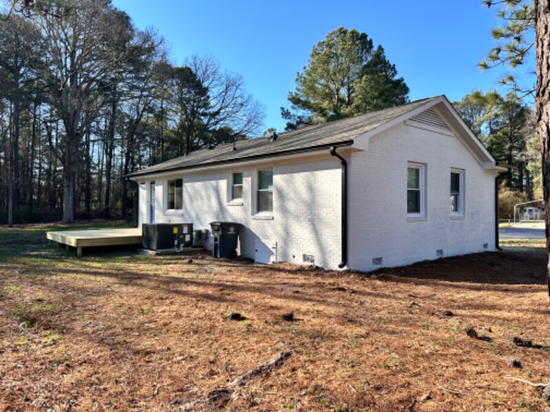 Building Photo - 548 Starling Way