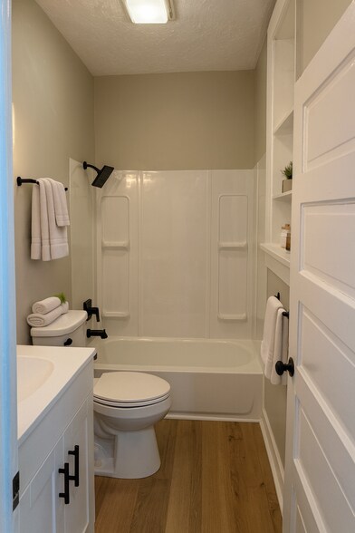 Building Photo - 500 S Douglas Ave