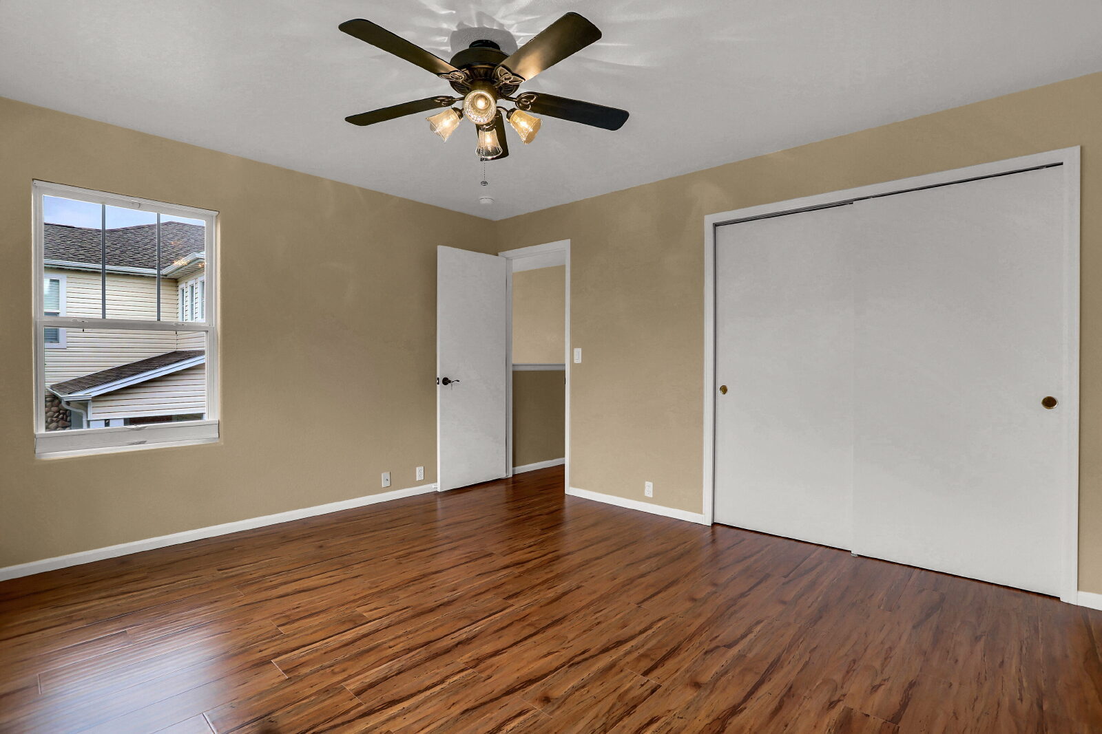 Building Photo - Bright & Spacious 3-Bed Townhome Just 15 M...