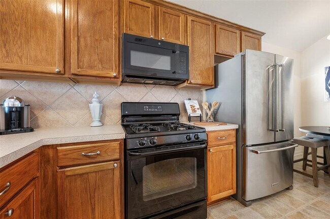 Building Photo - 221 Stone Crest Blvd