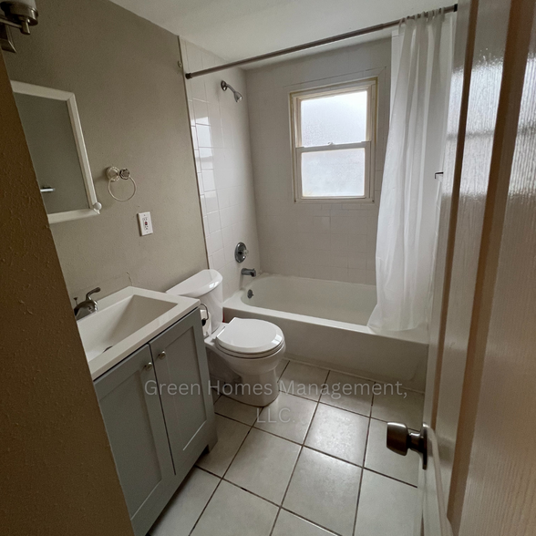 Upper floor bath - 1235 Walker Ave