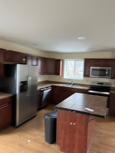 Building Photo - 557 Postal St