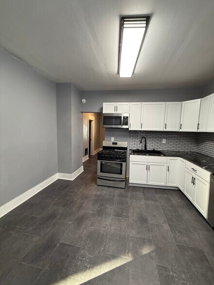 Building Photo - 1322 Madison St