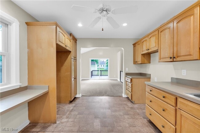Building Photo - 401 E 257th St