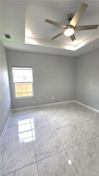 Building Photo - 919 N Blair Ave