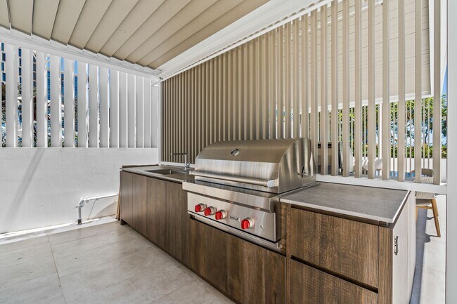 Building Photo - Modern Studio with Partial Ocean Views at ...