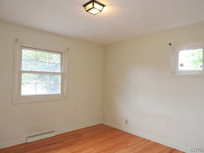 Building Photo - 504 Hillsboro Pkwy