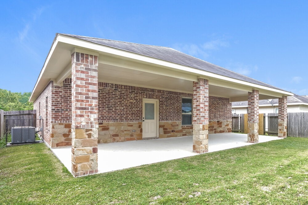 Building Photo - 23733 Briar Tree Dr