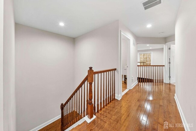 Building Photo - 2 Gonzalez Dr