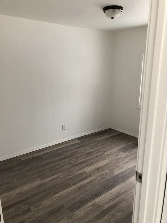 Building Photo - 9774 W King Arthur Dr