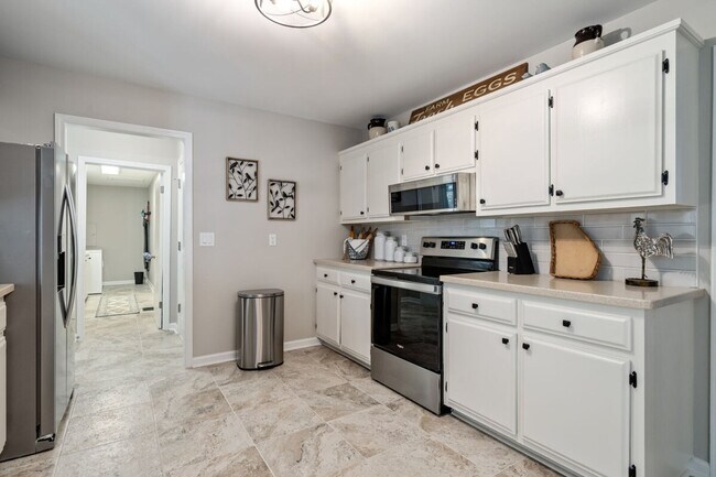 Building Photo - 17 Rock Crest Cir SE