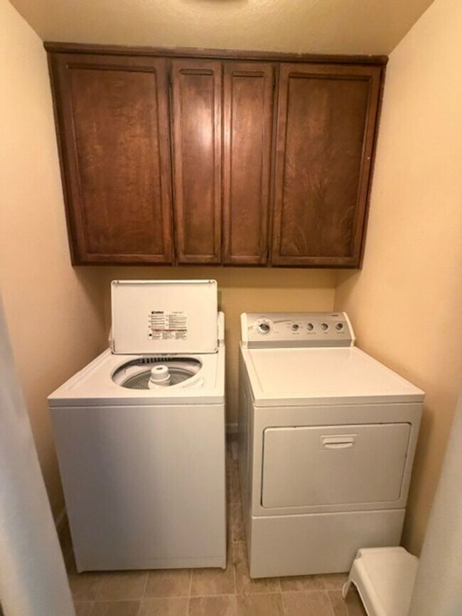 Building Photo - Charming 3 Bedroom + 2 Bathroom Half-Plex Near the American River in Fair Oaks: $2,375.00 + $100.00