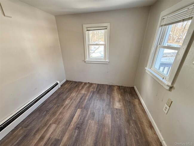 Building Photo - 4 Riverview Ave