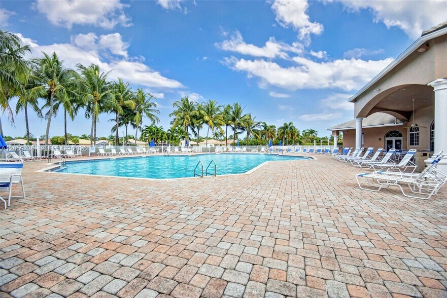 Building Photo - 2151 Umbrella Cay