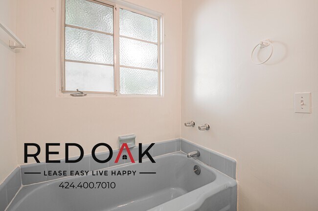 Building Photo - 1327 Laurel Ave