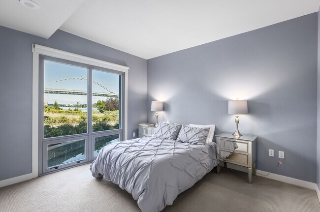 Building Photo - 1310 NW Naito Pky