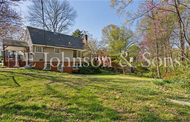 Building Photo - Guilford Hills 3 Bedroom