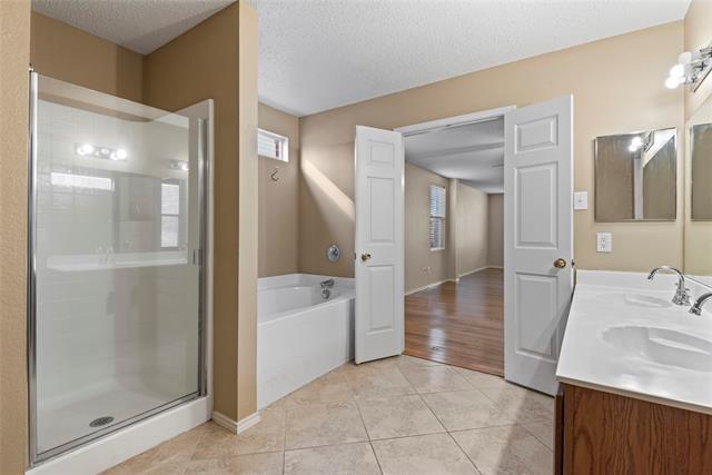 Building Photo - 5404 Pandale Valley Dr