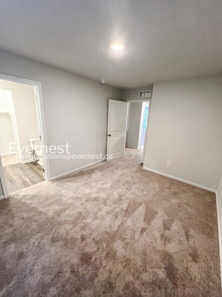 Building Photo - 4033 Highland Ave