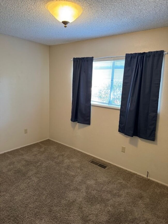 Building Photo - Rental in Northwest Reno!