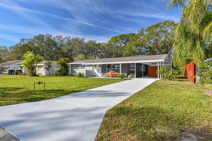 Building Photo - 2042 Craft Ln