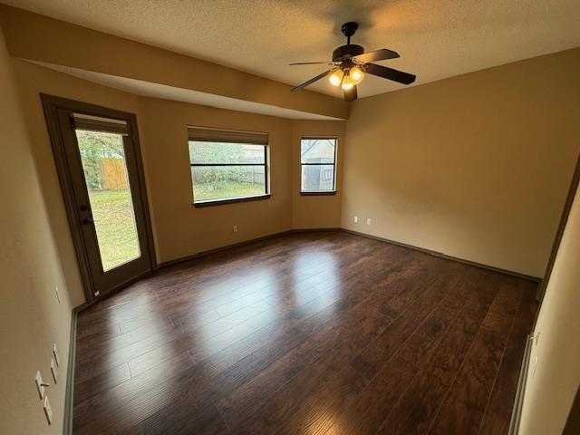 Building Photo - 16401 Knottingham Dr