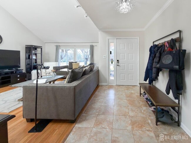 Building Photo - 592 Cabot Hill Rd