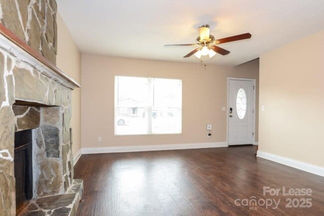 Building Photo - 4039 Rutherford Dr