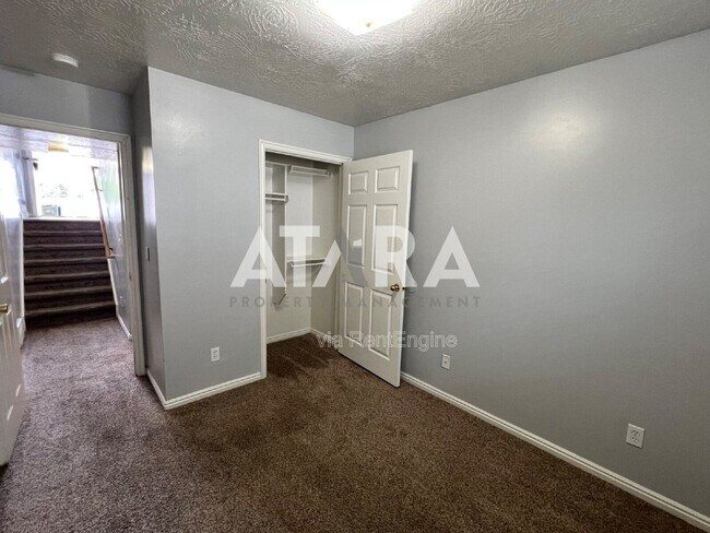 Building Photo - 334 Childs Ave