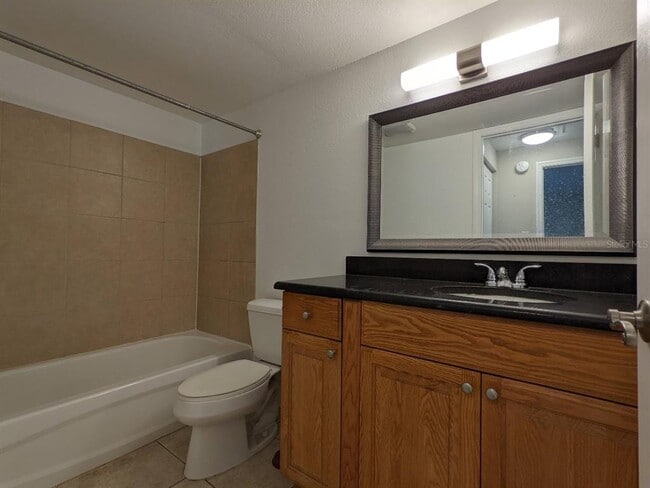 Building Photo - 1090 Cocoanut Ave