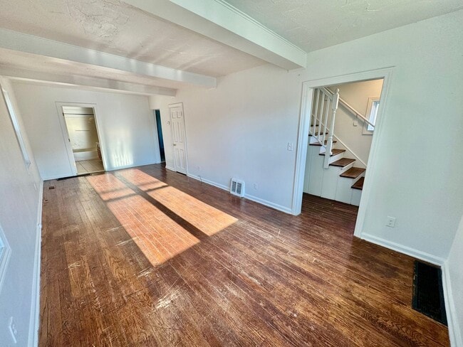 Building Photo - 5 Bedroom House - Available for Fall 2026 - Across from EMU!