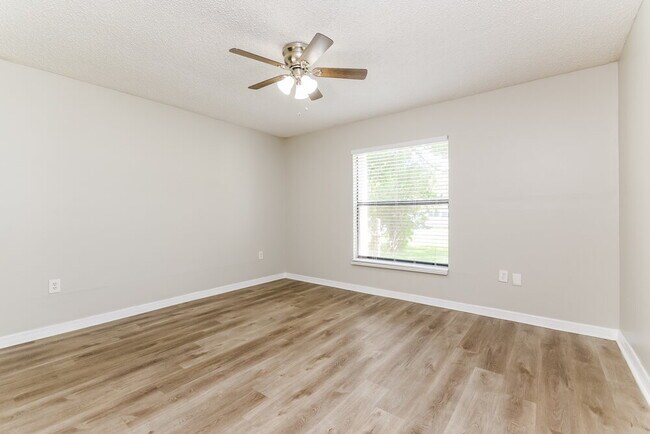 Building Photo - 610 N Delmonte Ct