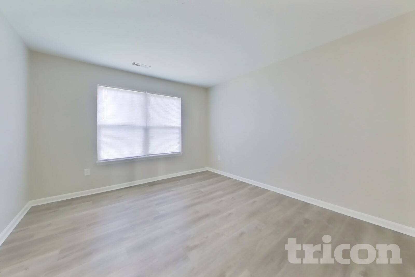 Building Photo - 11491 N Creekside Dr