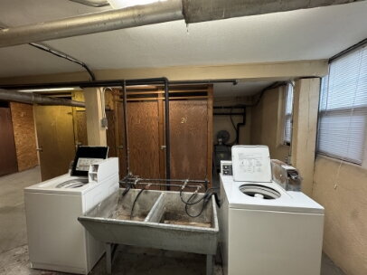 Building Photo - Studio Apartment in Downtown Minneapolis!