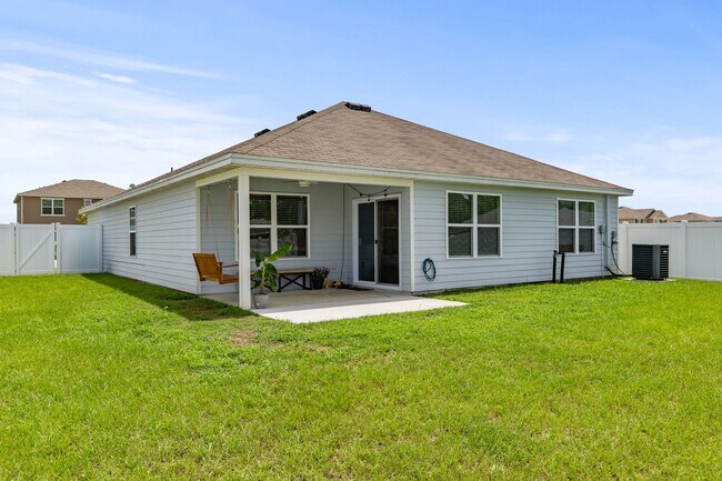 Building Photo - Contemporary Home in Briarwood