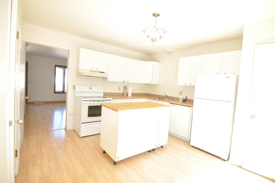 Building Photo - 46 Lakewood Garden Ln