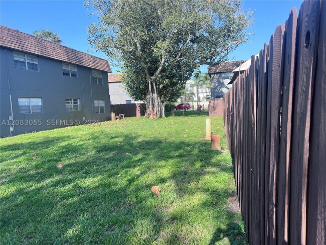 Building Photo - 4651 NW 9th Dr