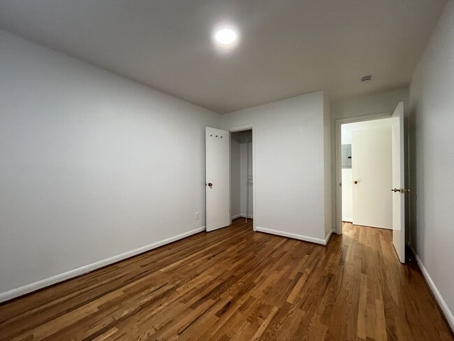 Building Photo - Cozy 1-Bedroom Apartment with Natural Light & Outdoor Living-Single level, feels more like a home...