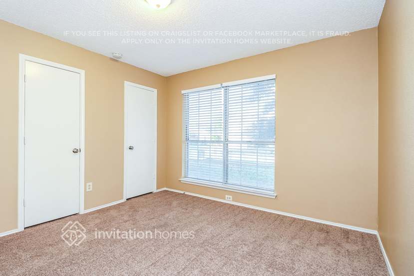 Building Photo - 4965 Briar Oaks Ln