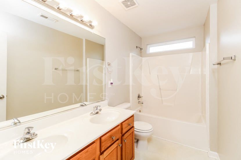 Building Photo - 1103 Birkdale Dr