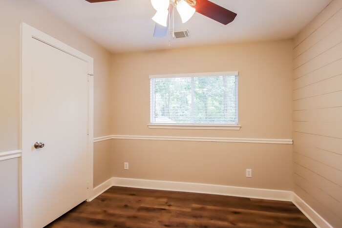 Building Photo - 21928 New Forest