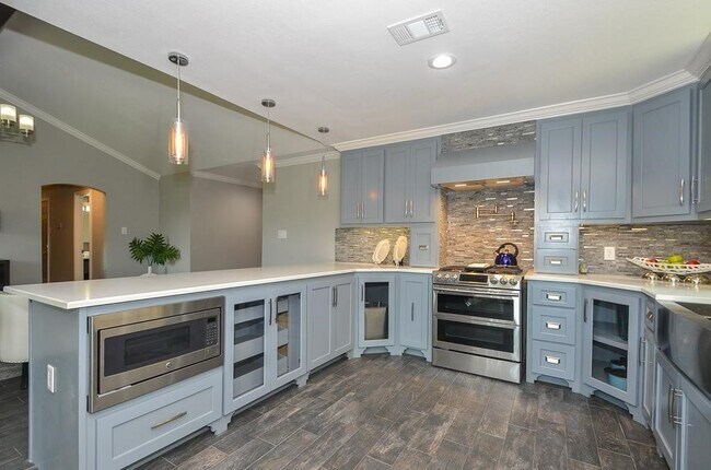 Building Photo - 867 Carlingford Ln