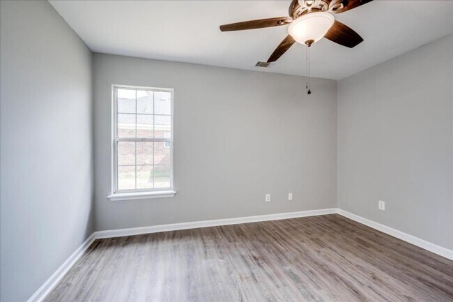 Building Photo - 4642 La Ct