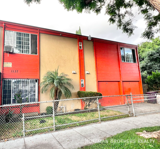Building Photo - 1535 W Summit St