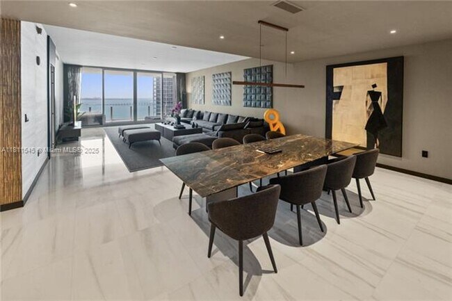 Building Photo - 300 Biscayne Blvd Way